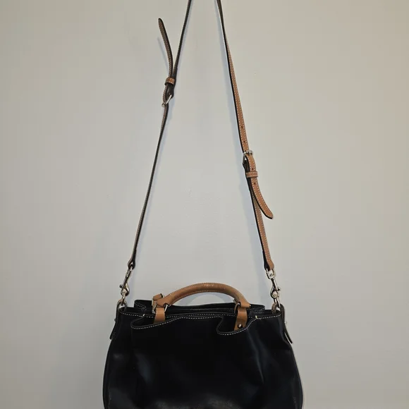 Dooney & Bourke Black Leather Shoulder Bag Preloved In Great Condition - Picture 2 of 11